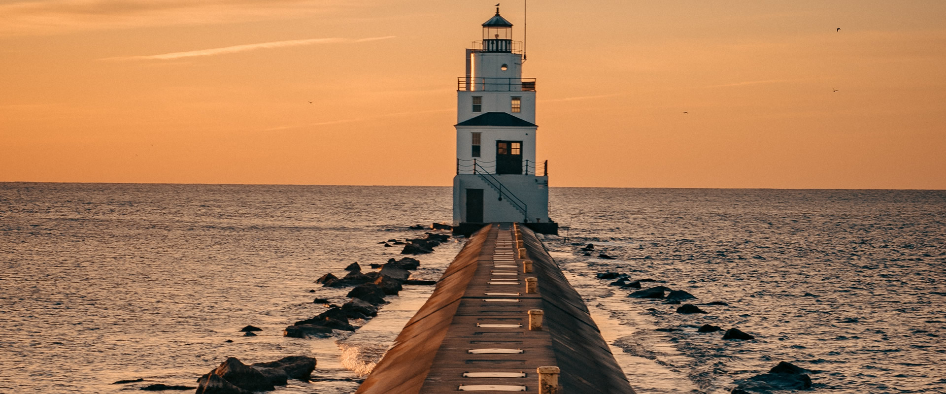 Adquira o Livro Primeiros Socorros no Mar e tenha um material simples e claro, com consulta rápida para quando necessitar
